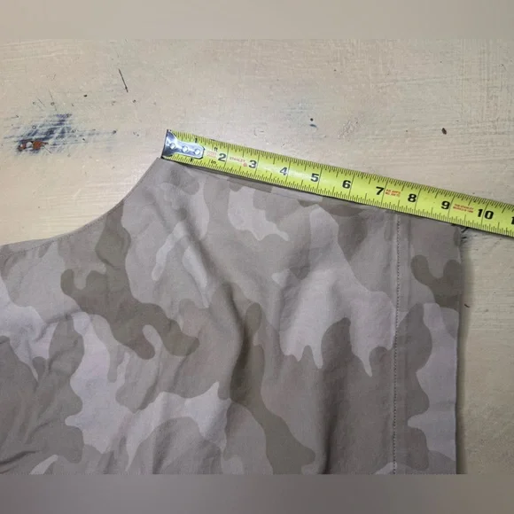 Moncler Pantalone Bermuda Camouflage Shorts - Picture 14 of 14